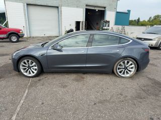 2020 Tesla Model 3 Performance - Exterior Side Driver Image